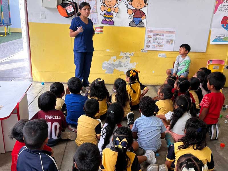 UPAO promueve la salud bucal en Salaverry - Hospital Wálter Cruz Vilca realiza campaña para niños de educación primaria.